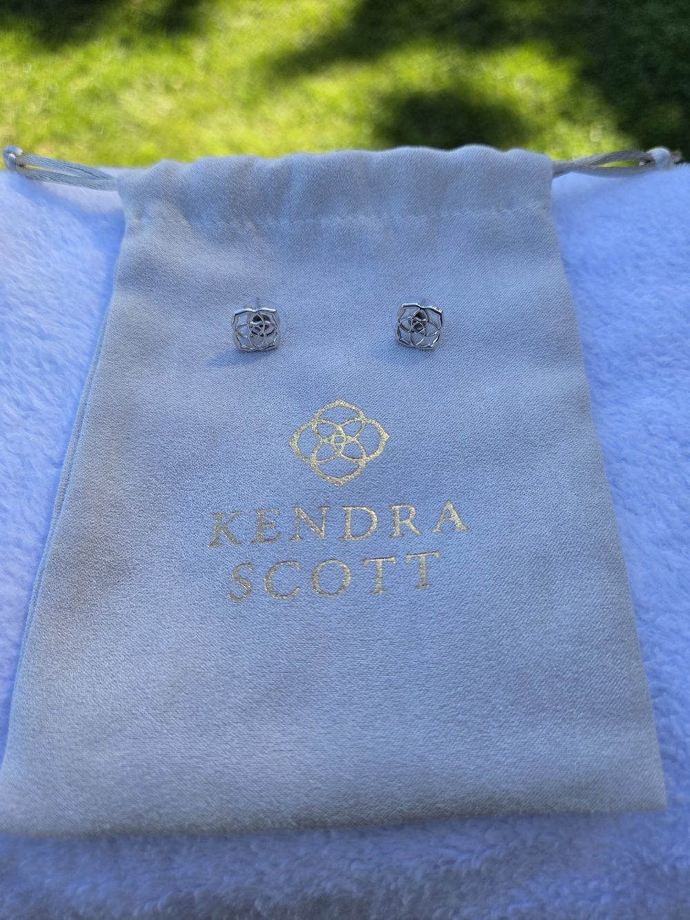 Authentic Kendra Scott Silver Open Filigree Stud Earrings with Pouch